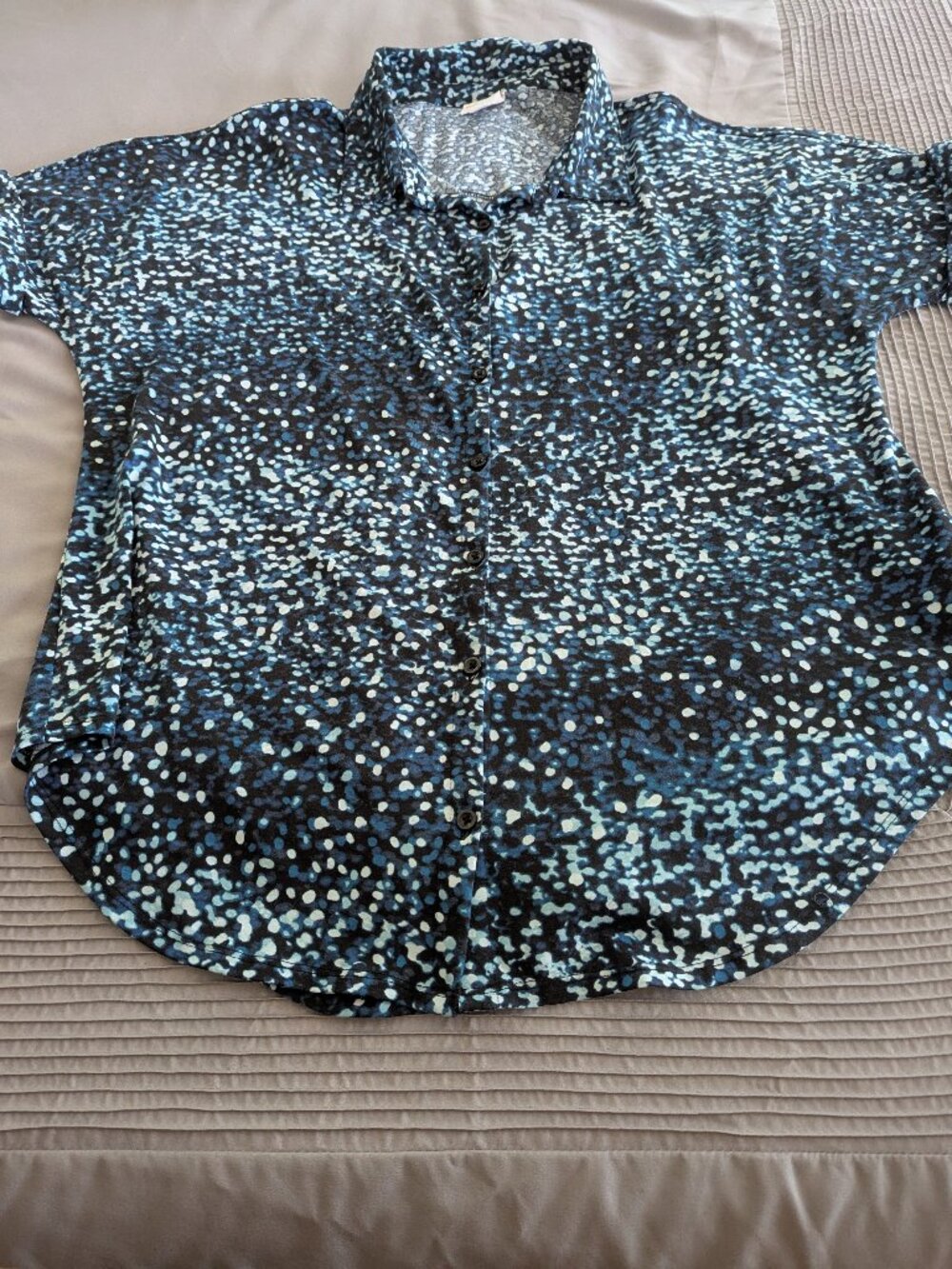 LulaRoe Charlie Short Sleeve Shirt Size Large